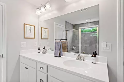 Bath - 461 Timberleaf Rd, Canton, GA 30115 photo 3 of 5