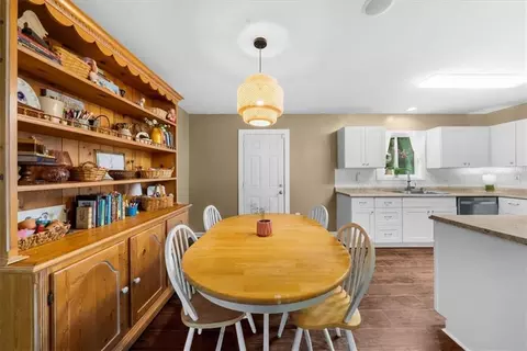 Dining - 1012 Cawthon Rd, Toccoa, GA 30577 photo 1 of 1