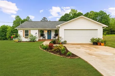 Exterior - 1012 Cawthon Rd, Toccoa, GA 30577 photo 4 of 10