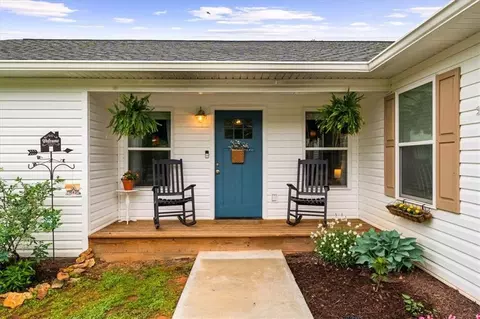 Exterior - 1012 Cawthon Rd, Toccoa, GA 30577 photo 6 of 10