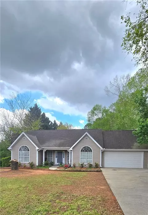 309 Briarwood Dr, Winder, GA 30680