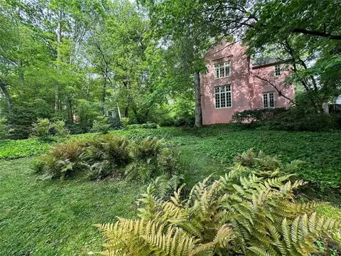4705 Paran Vly NW, Atlanta, GA 30327