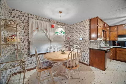 Dining - 110 Otelia Ln, Covington, GA 30014 photo 1 of 3