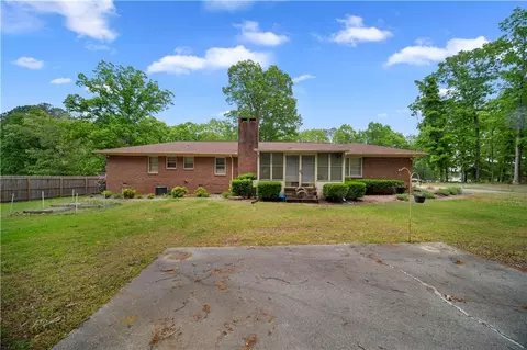 Exterior - 110 Otelia Ln, Covington, GA 30014 photo 5 of 9