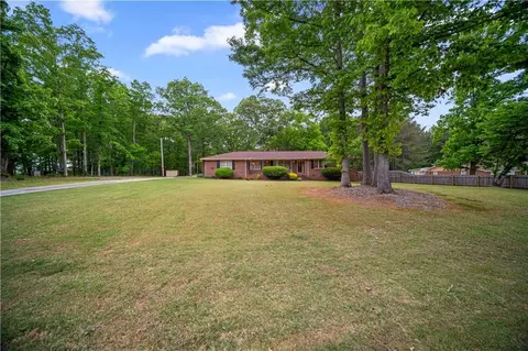 Exterior - 110 Otelia Ln, Covington, GA 30014 photo 4 of 9
