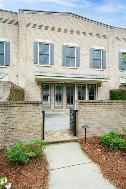 130 Forrest Aly, Roswell, GA 30075
