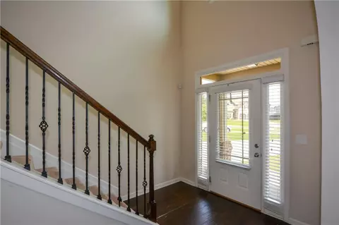Entry Way - 6816 Diamond Dr, Rex, GA 30273 photo 3 of 8