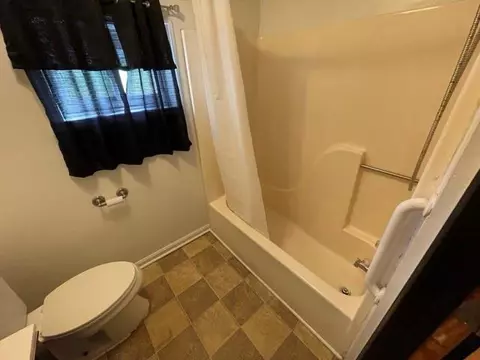 Bath - 79 Hillside St, Ball Ground, GA 30107 photo 1 of 2