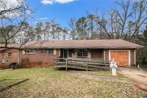 2807 Knollview Dr, Decatur, GA 30034