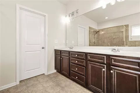 Bath - 15 Manas Ct, Covington, GA 30016 photo 3 of 4