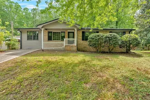 7025 Carolyn Cir, Lithia Springs, GA 30122