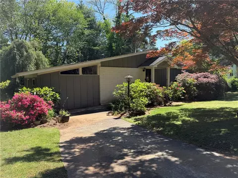 2010 Glenroy Dr SE, Smyrna, GA 30080