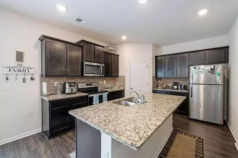 Kitchen - 2631 Lovejoy Crossing Dr, Hampton, GA 30228 photo 1 of 2