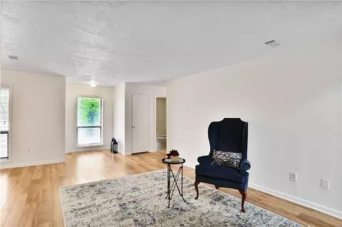 8740 Roswell Rd #9C, Atlanta, GA 30350
