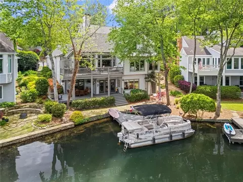 6330 Spinnaker Ln, Alpharetta, GA 30005