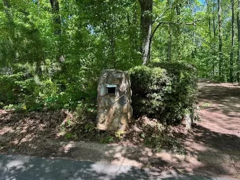 3668 Hemlock Pl SE, Acworth, GA 30102