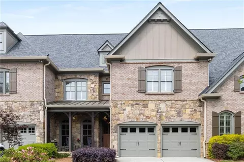 320 Wisteria Cir, Roswell, GA 30076