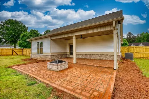 Exterior - 25 Oakbrook Ln, Covington, GA 30016 photo 2 of 10