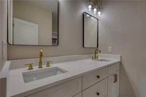Bath - 25 Oakbrook Ln, Covington, GA 30016 photo 2 of 8