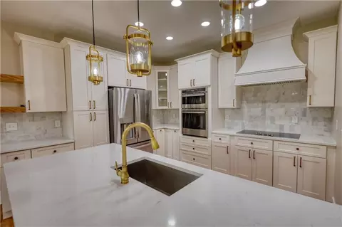 Kitchen - 25 Oakbrook Ln, Covington, GA 30016 photo 2 of 6