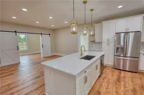 Kitchen - 25 Oakbrook Ln, Covington, GA 30016 photo 5 of 6