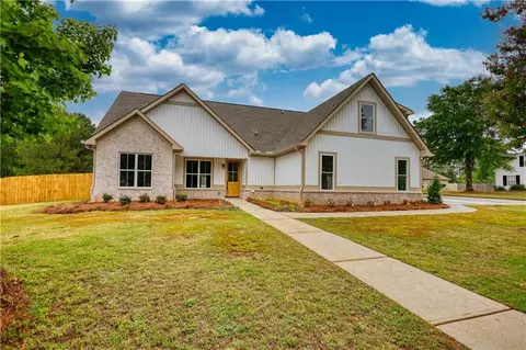 Exterior - 25 Oakbrook Ln, Covington, GA 30016 photo 6 of 10
