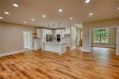 Living - 25 Oakbrook Ln, Covington, GA 30016 photo 1 of 3