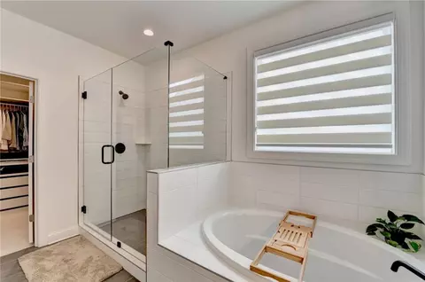 Bath - 4391 Encore Blvd, Duluth, GA 30097 photo 6 of 8