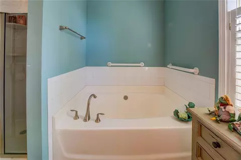 Bath - 455 Mayo Rd, Covington, GA 30014 photo 6 of 9