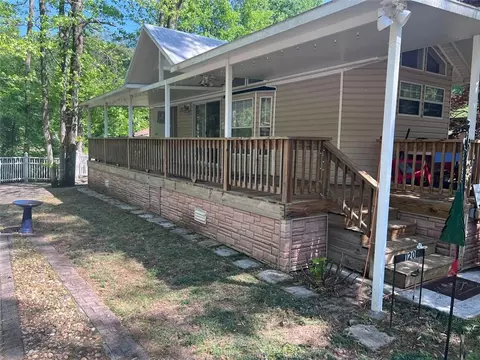 120 Creekview Dr, Cleveland, GA 30528