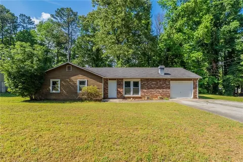 5326 Rocky Pine Dr, Lithonia, GA 30038
