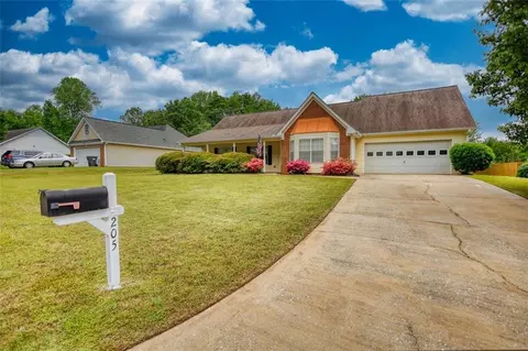 205 Summer Walk Dr, Covington, GA 30016