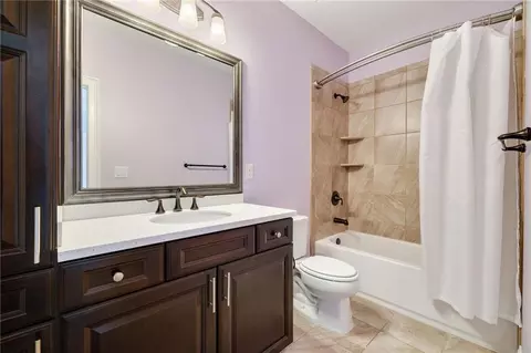 Bath - 2935 Manorview Ln, Milton, GA 30004 photo 7 of 9