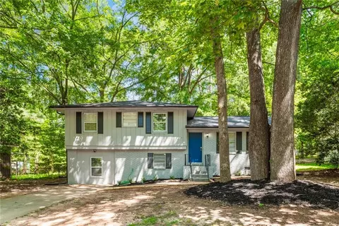 271 Leafwood Ln, Riverdale, GA 30274
