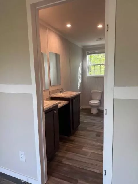 Entry Way - 332 Dewaters Rd, Commerce, GA 30529 photo 1 of 2