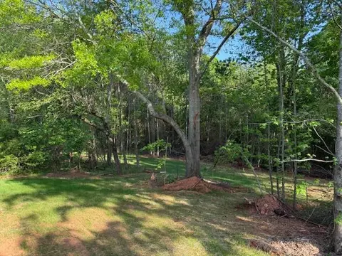 Exterior - 332 Dewaters Rd, Commerce, GA 30529 photo 2 of 5