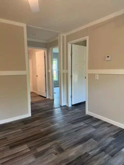 Entry Way - 332 Dewaters Rd, Commerce, GA 30529 photo 2 of 2
