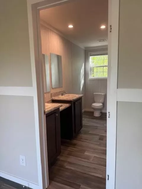 Entry Way - 300 Dewaters Rd, Commerce, GA 30529 photo 1 of 2