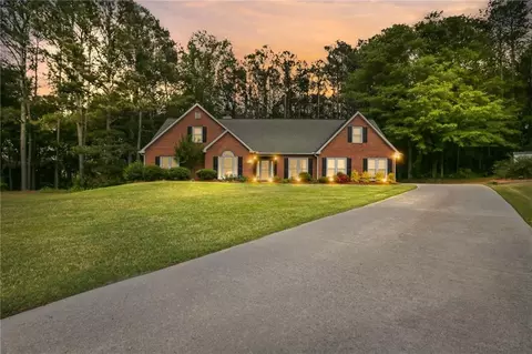 2297 Ironwood Hill Ct, Dacula, GA 30019