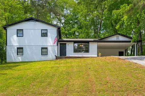 157 Jousters Ln, Lawrenceville, GA 30044