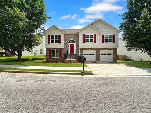902 Ashton Oak Cir, Stone Mountain, GA 30083