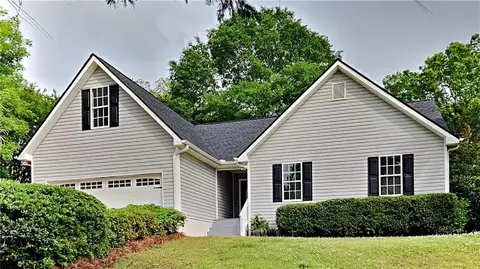 931 Justin Dr, Winder, GA 30680