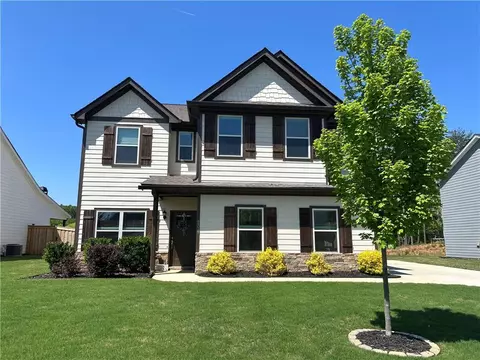 6519 River Station Dr, Lula, GA 30554