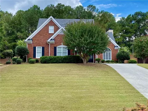 1093 Spruce Creek Ln, Lawrenceville, GA 30045