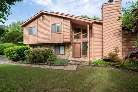 140 N Star Trl SW, Atlanta, GA 30331