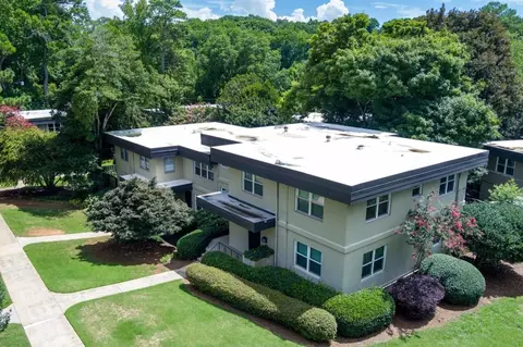 301 Lakemoore Dr NE #B, Atlanta, GA 30342