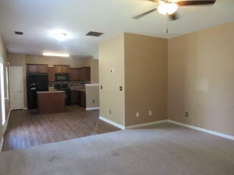 Living - 6069 Semaphore Rdg, Rex, GA 30273 photo 4 of 6