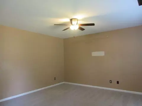 Living - 6069 Semaphore Rdg, Rex, GA 30273 photo 3 of 6