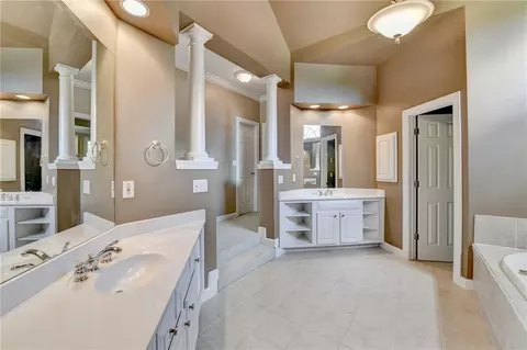 Bath - 1875 Briergate Dr, Duluth, GA 30097 photo 2 of 6