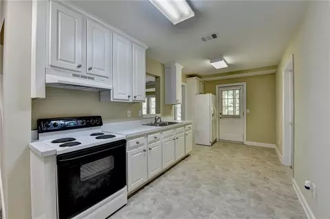 Kitchen - 1875 Briergate Dr, Duluth, GA 30097 photo 7 of 7